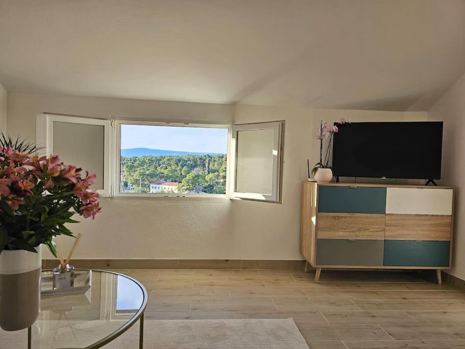 Apartment Maris Sea View
