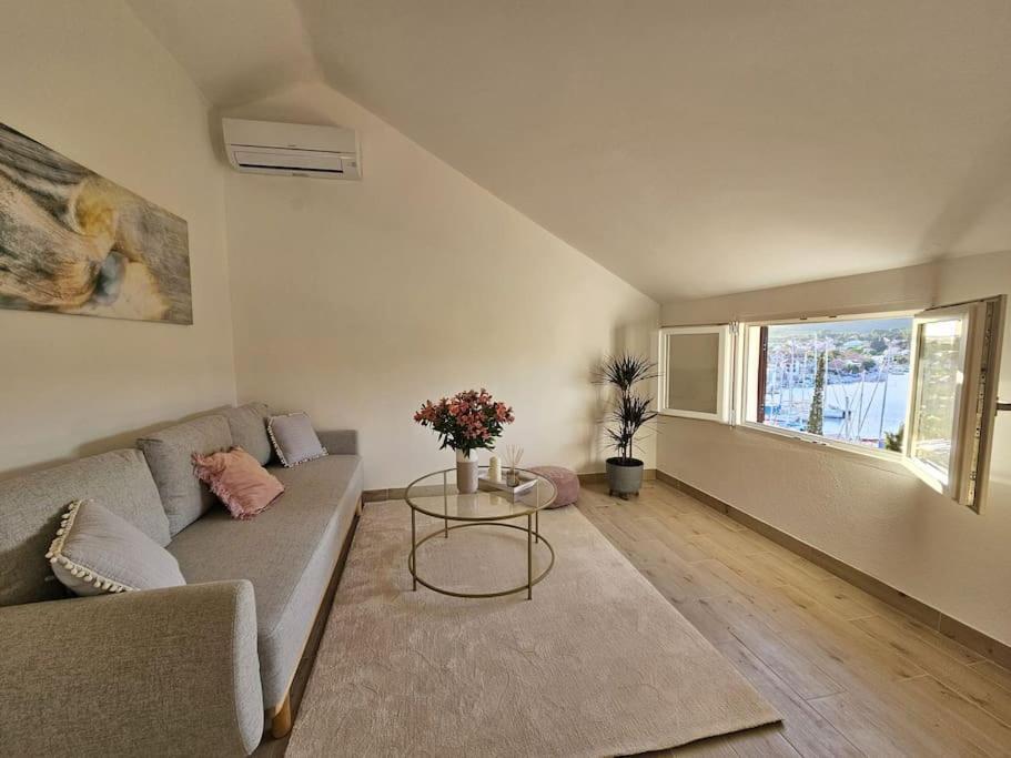 Maris Sea View Apartment