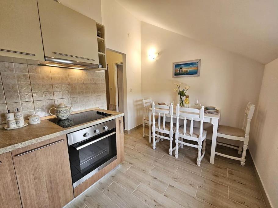 Apartment Maris Sea View