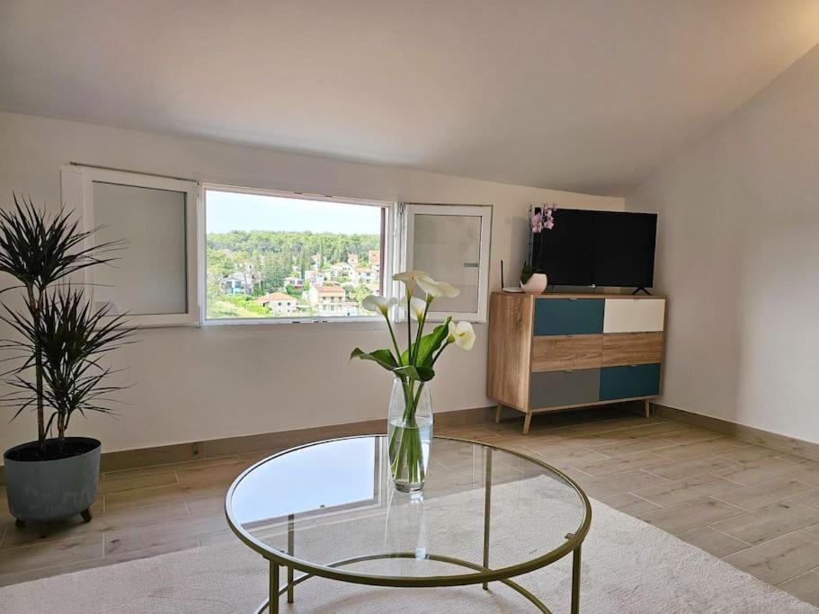 Maris Sea View Apartment *